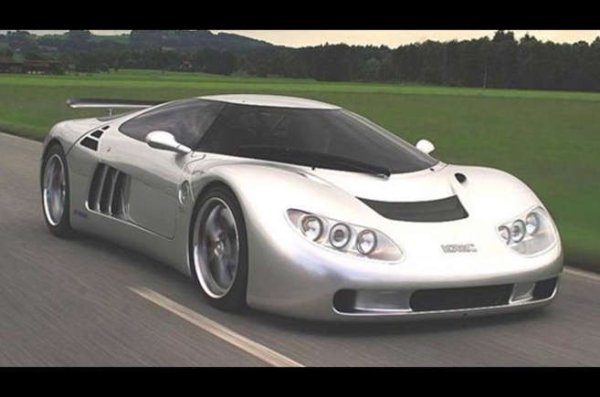 Курт Лотершмид , състезателен пилот, основава Lotec през 1962 година с фокус върху производството на състезателни автомобили. По-късно вниманието чу се насочва към настройката на Porsche. минава и към изработването на аеродинамични части за следпродажбено обслужване за Ferrari и Mercedes-Benz. 

Първата кола на Lotec беше C1000 от 1995 година, която не успя да запали света на суперавтомобилите.Sirius пристигна през 2001 година. Със само пет бройки, които трябва да бъдат правени на година, но струващи над 400 000 евро всяка, той така и не тръгна. 

Дизайнът му беше като този на Koenigsegg CC, макар и малко по-луд. Скици на актуализиран Sirius бяха публикувани през 2008 г., но нито една кола не беше произведена.
